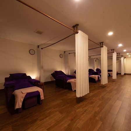 Azumaya Hotel Phnom Penh Zewnętrze zdjęcie