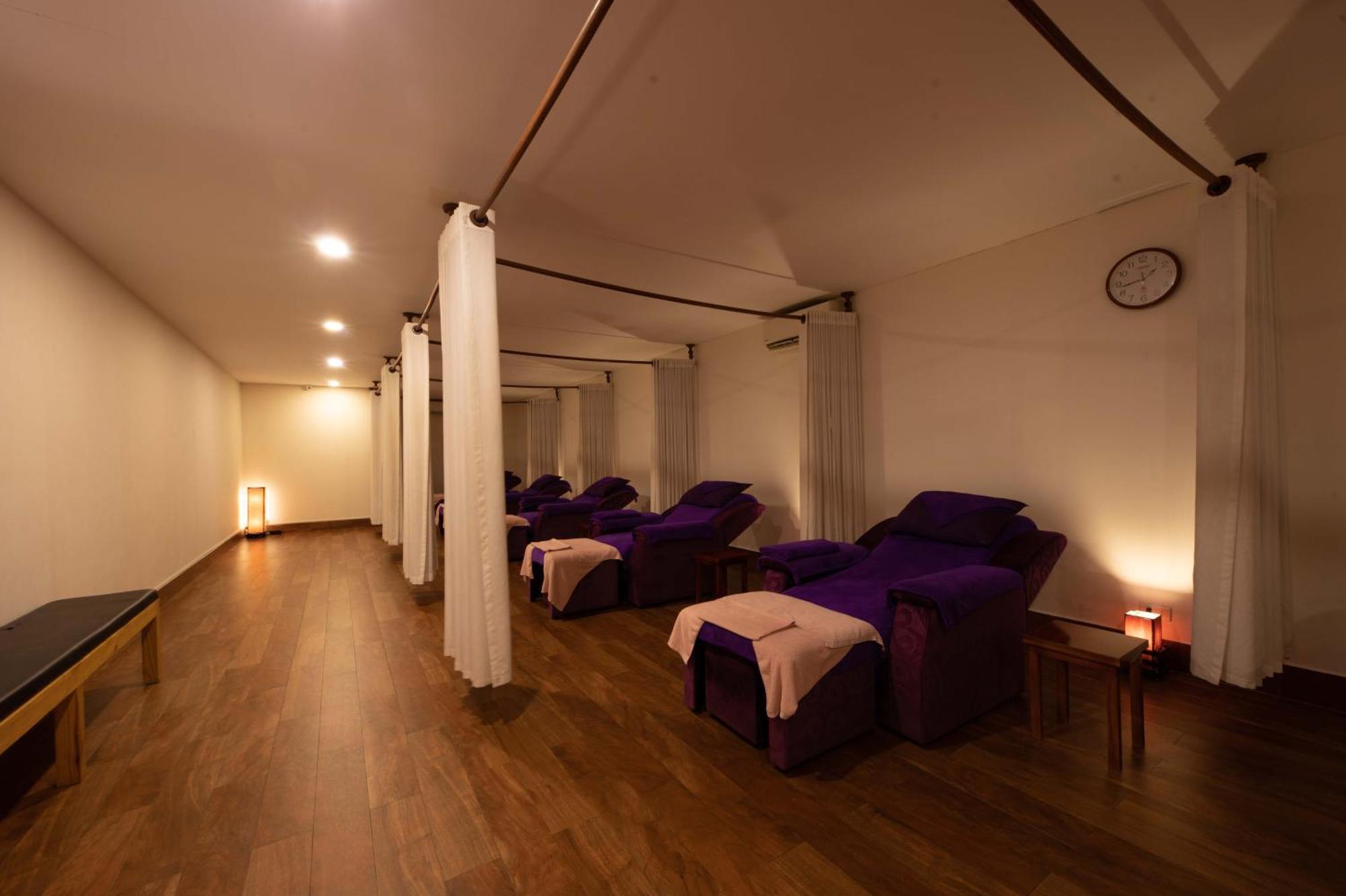 Azumaya Hotel Phnom Penh Zewnętrze zdjęcie